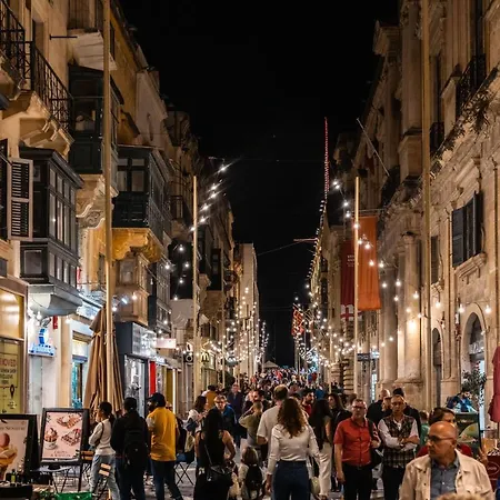 Florette Designer Finish With Stunning Lounge Terrace By Arcobnb Διαμέρισμα