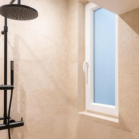 דירה Florette Designer Finish With Stunning Lounge Terrace By Arcobnb *