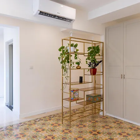 Florette Designer Finish With Stunning Lounge Terrace By Arcobnb