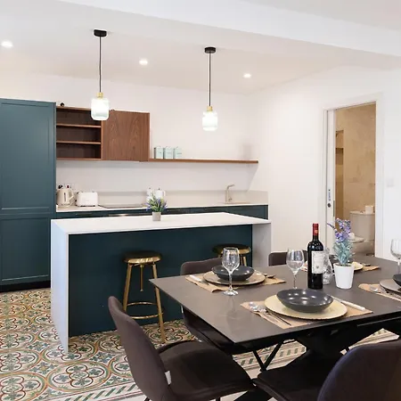 Apartment Florette Suite Designer Finish With Stunning Lounge Terrace By Arcobnb *