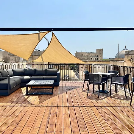 Florette Designer Finish With Stunning Lounge Terrace By Arcobnb דירה