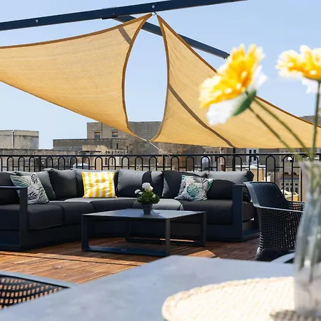 Florette Designer Finish W Stunning Lounge Terrace By Arco Collection شقة